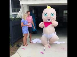 This gender reveal had a giant size baby dance – 1032692