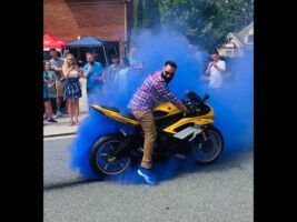 Yamaha R6 Gender Reveal Burnout (SHINKO SMOKE BOMB)